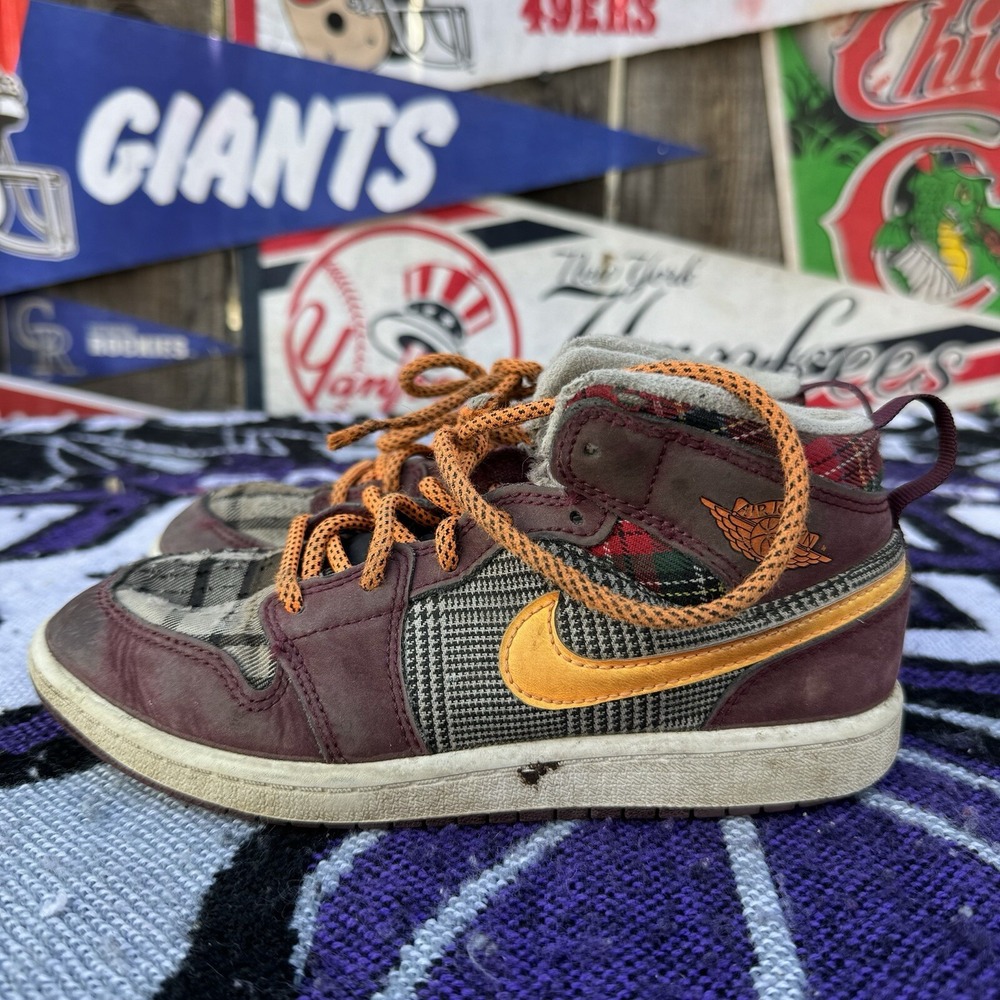 Size 2Y - Nike Air Jordan 1 Mid SE (PS) Night Maroon/Total Orange FD5461-608‎